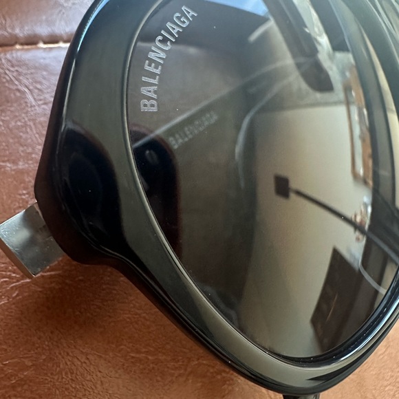 Balenciaga Sunglasses BB0184SA - Picture 7 of 7
